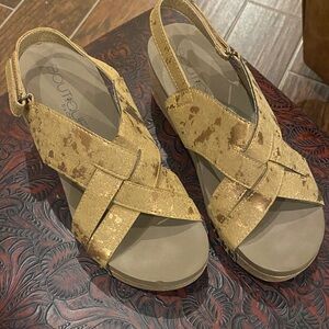 Boutique Gold Women's Sandals